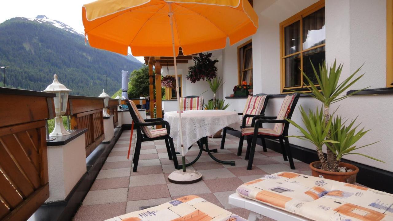 Apartment Chasa Monthani *