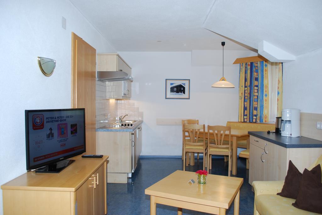 Apartment Chasa Monthani